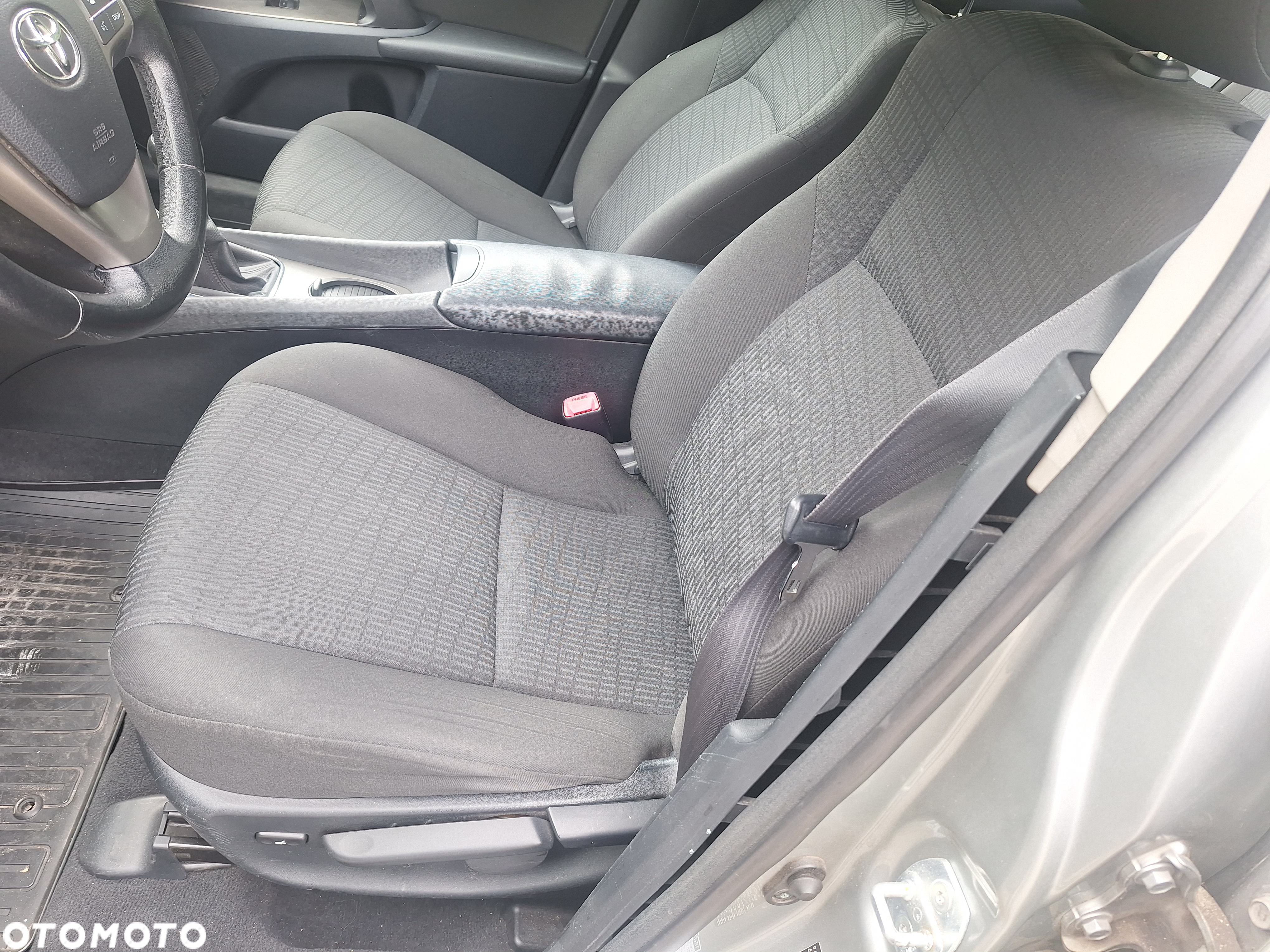 Toyota Avensis - 8