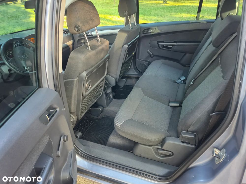 Opel Zafira - 9