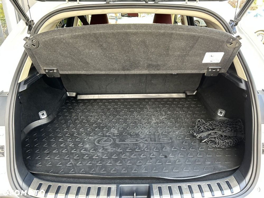 Lexus NX 300h F Impression AWD - 27