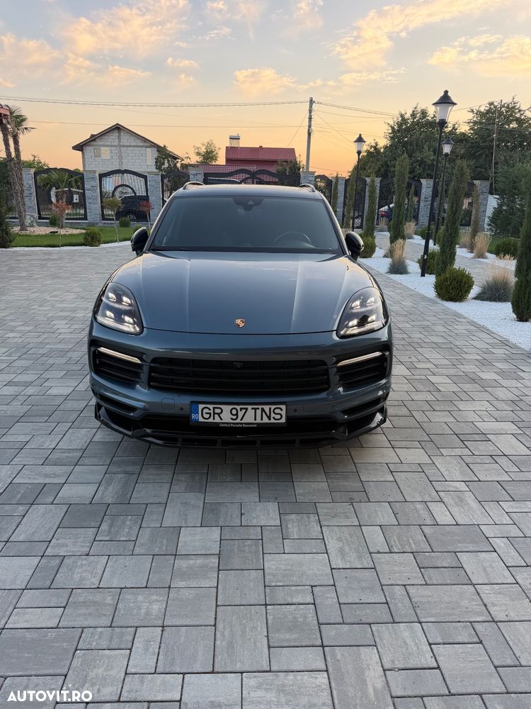 Porsche Cayenne S - 2