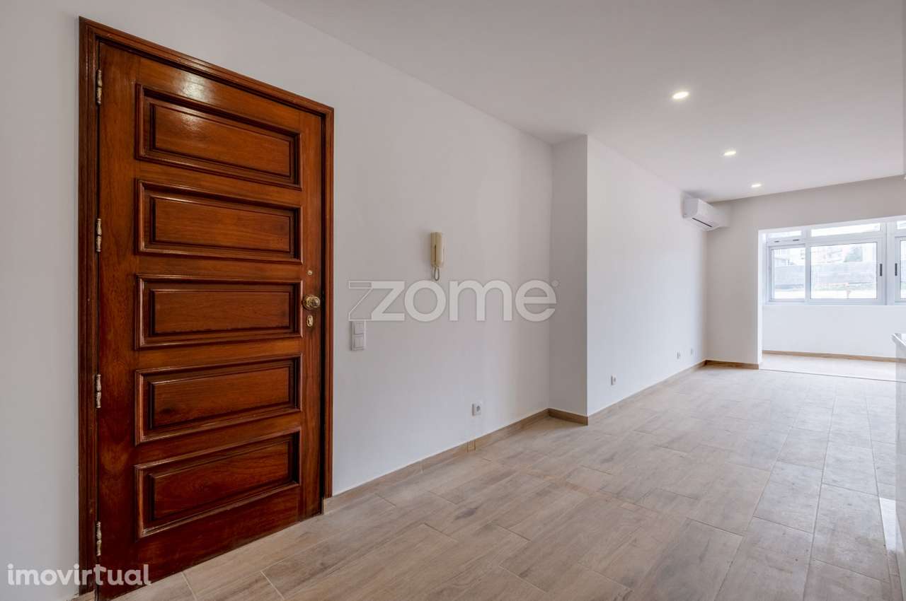 Escritório transformado em T0 na Rua Pinto Bessa - Porto - Grande imagem: 5/25