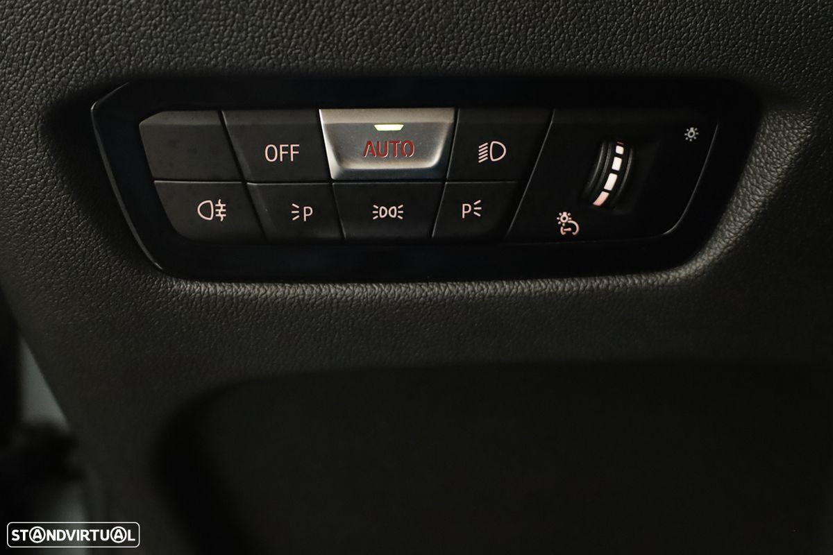 BMW 320 d Touring Pack Desportivo M Auto - 18