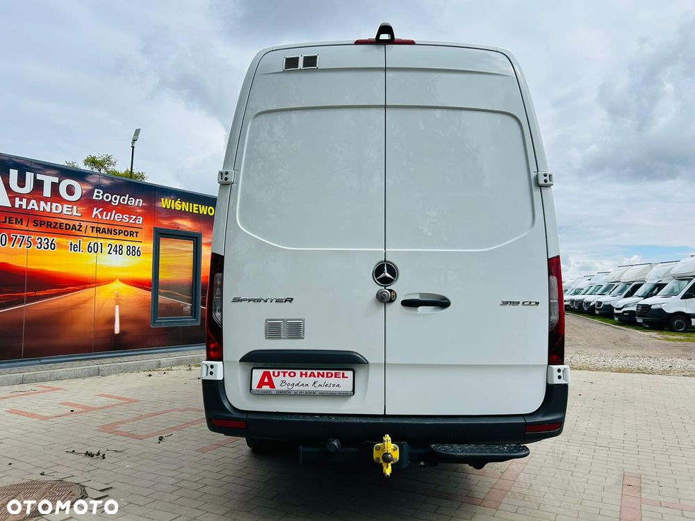 Mercedes-Benz Sprinter - 10