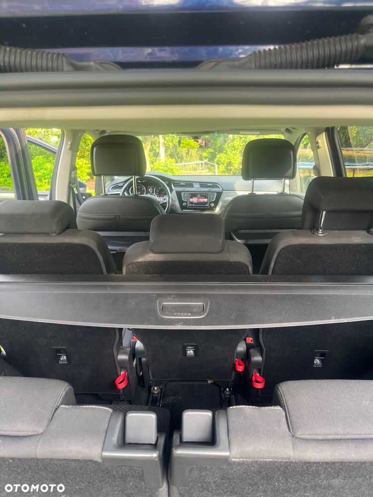 Volkswagen Touran - 14