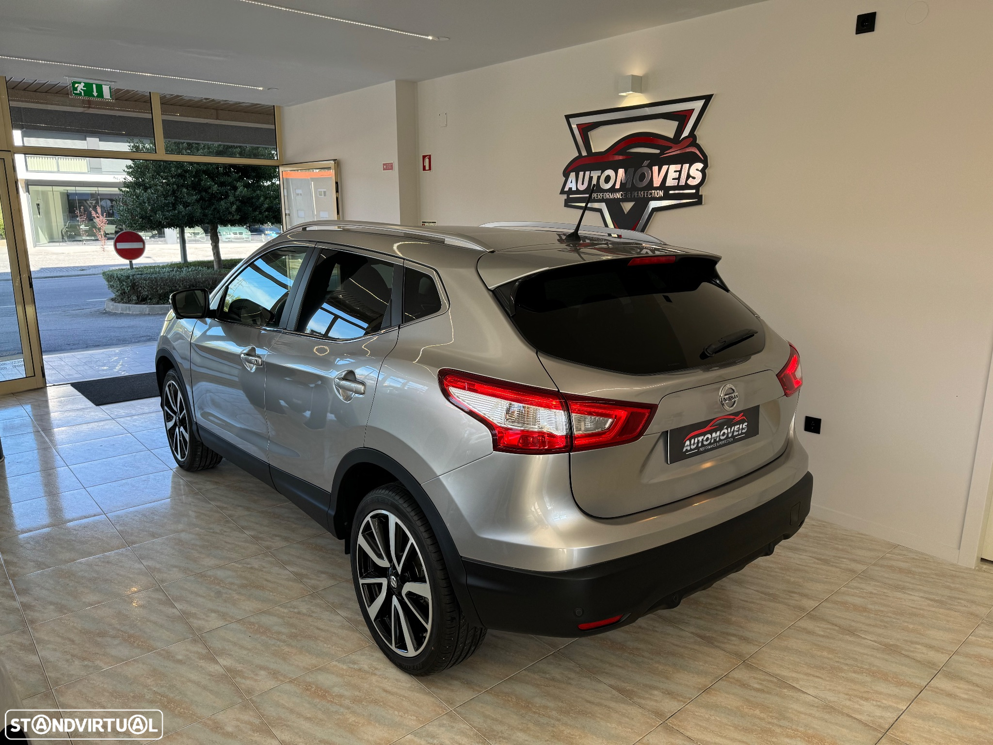 Nissan Qashqai 1.5 dCi TEKNA - 5