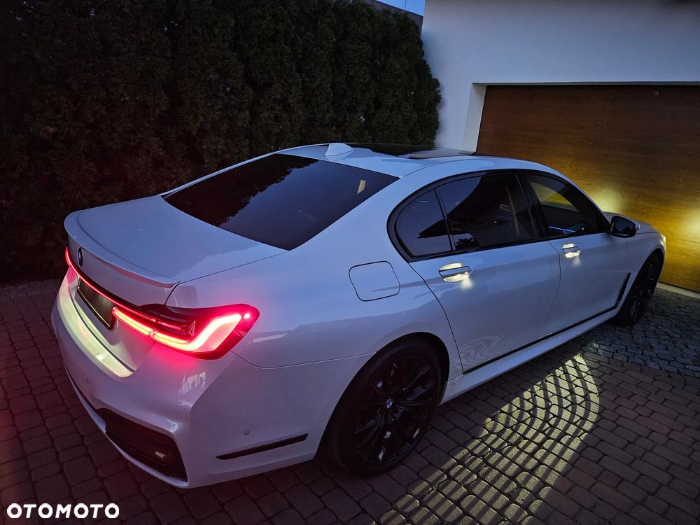 BMW Seria 7 740Ld xDrive mHEV - 16