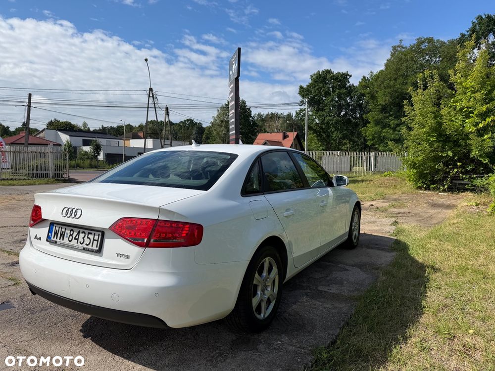 Audi A4 Limousine - 4