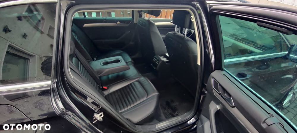 Volkswagen Passat - 10
