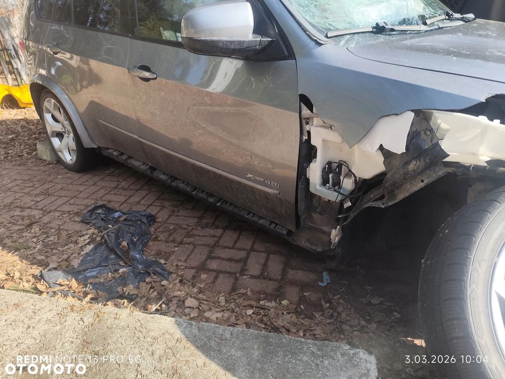 BMW X5 4.8i xDrive - 11