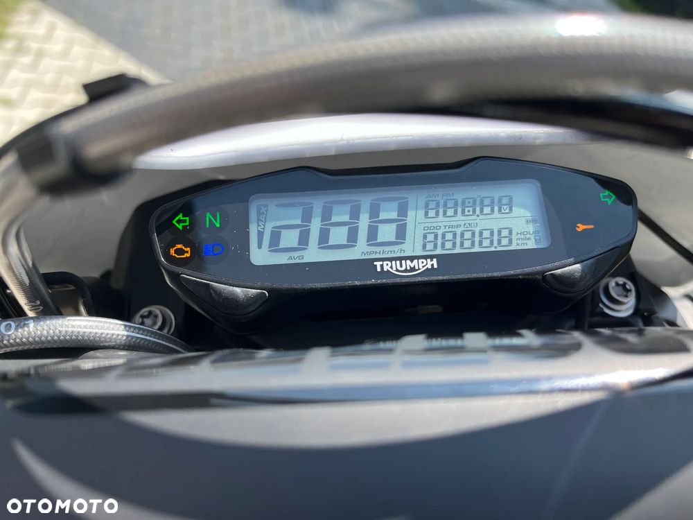 Triumph Inny - 7