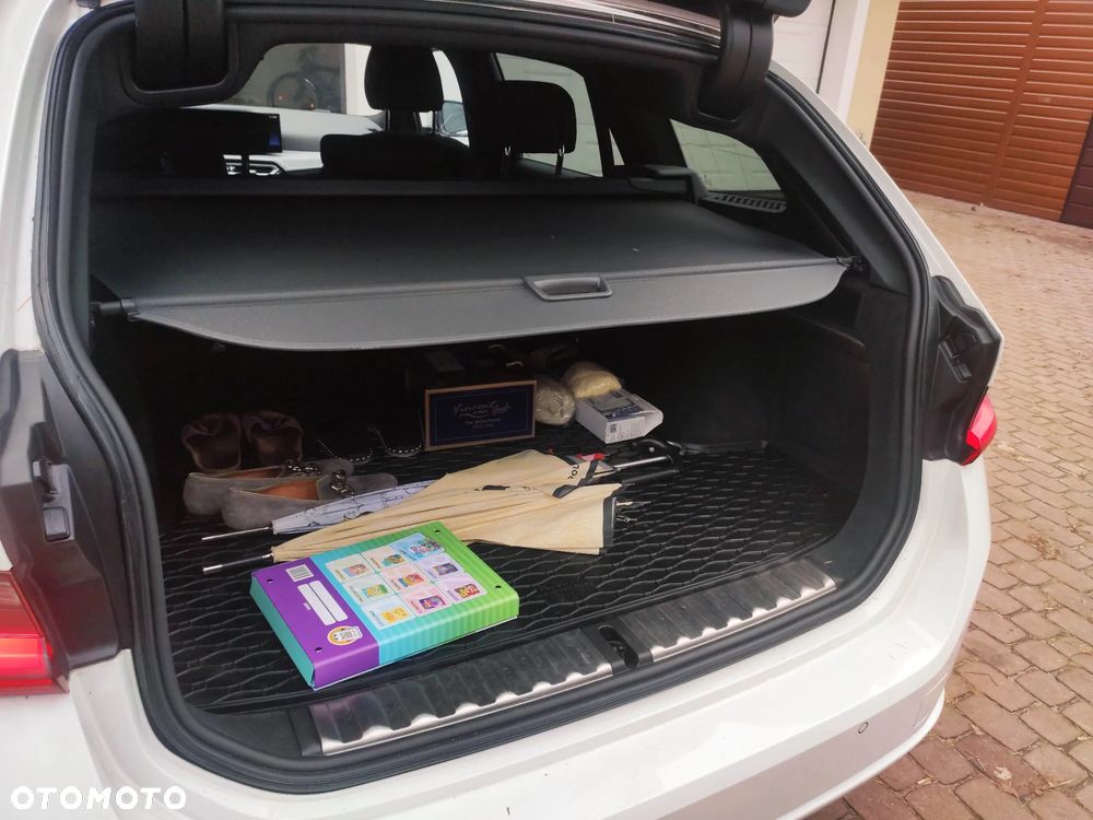 BMW Seria 3 318d Sport Line - 19