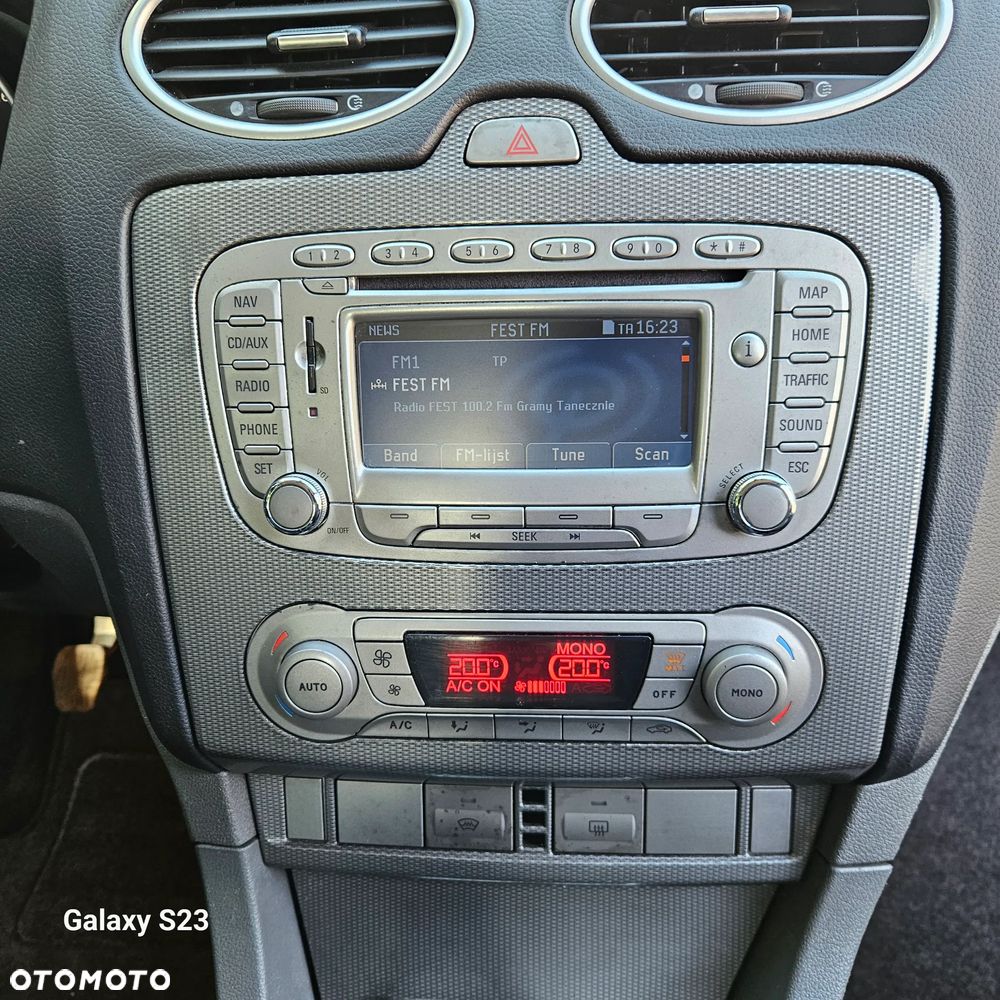 Ford Focus 1.8 Sport - 28