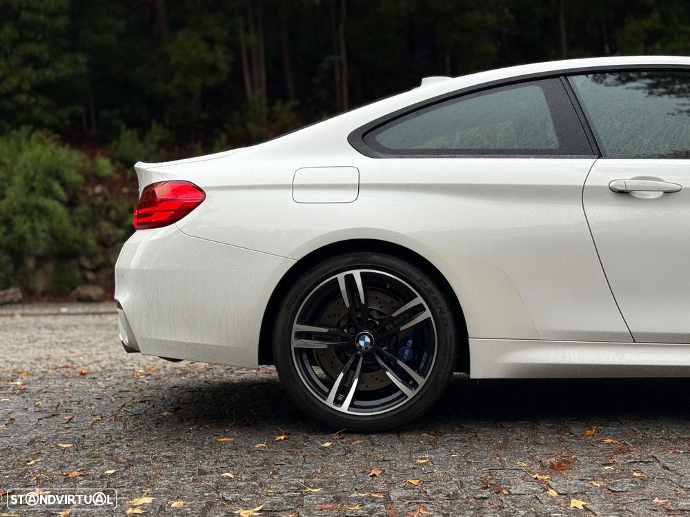 BMW M4 Auto - 3