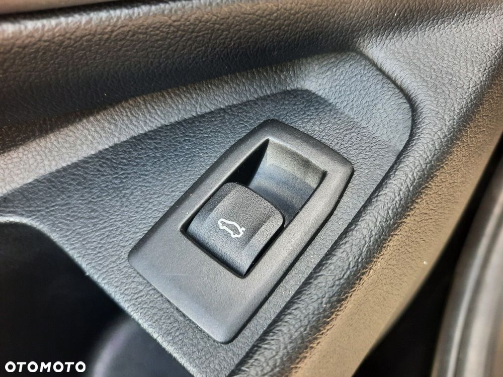 BMW Seria 3 318i Advantage - 32