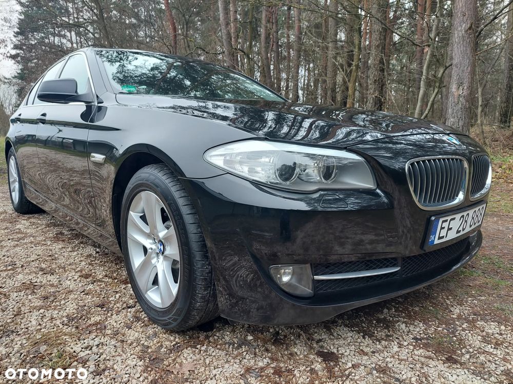 BMW Seria 5 528i Sport-Aut - 33