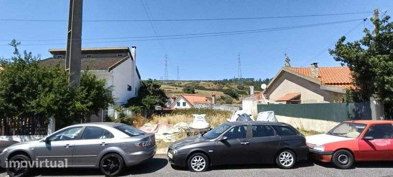 Terreno urbano em São Julião do Tojal - Grande imagem: 2/4