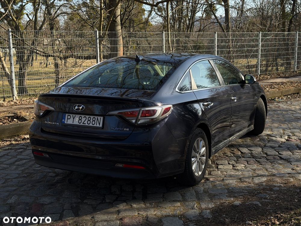 Hyundai Sonata - 4