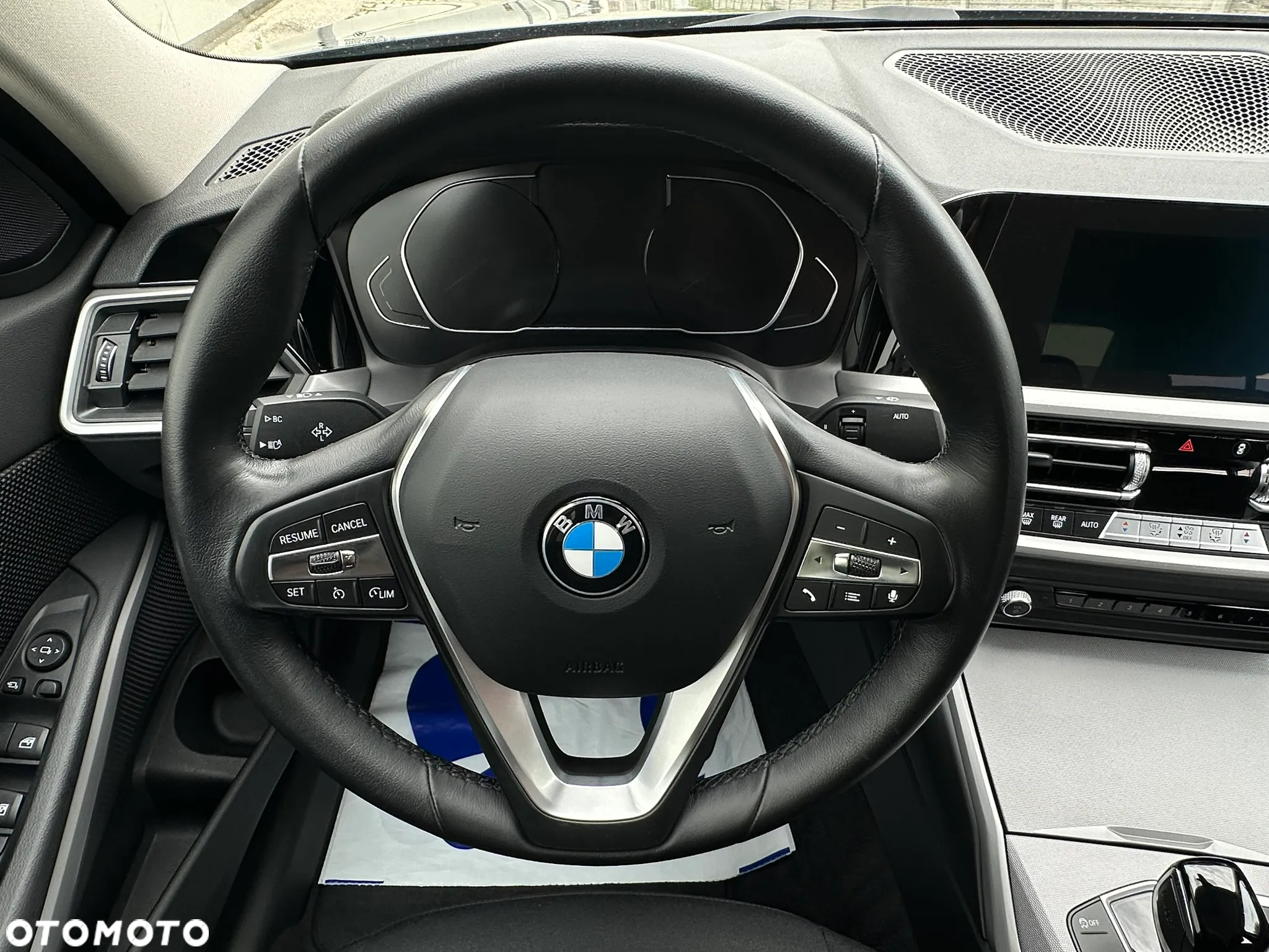 BMW Seria 3 330i Sport - 30