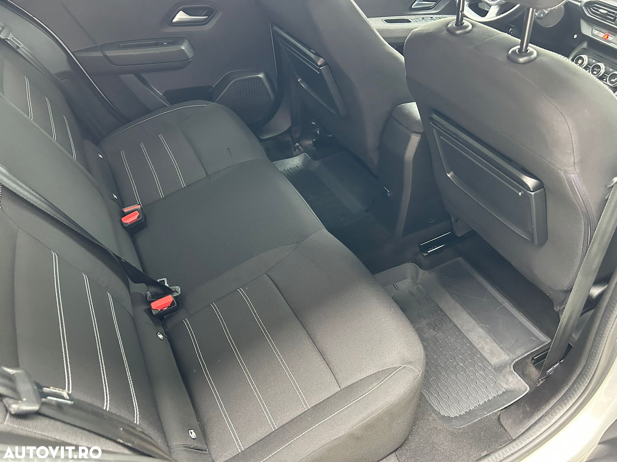 Dacia Logan TCe 90 Essential - 12