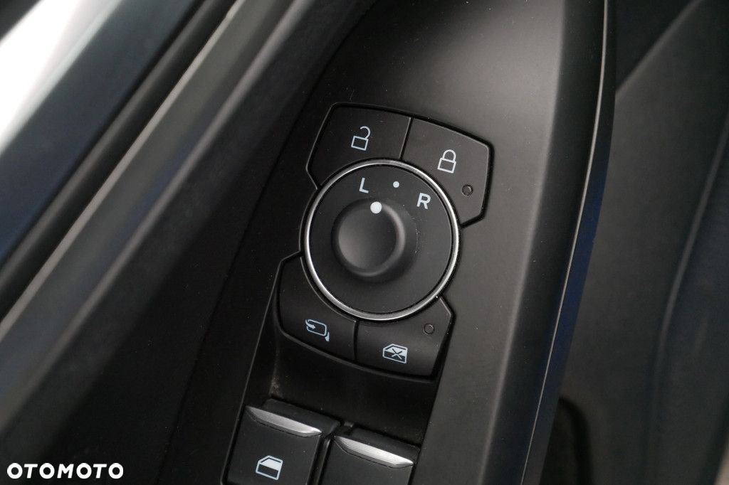 Ford Focus 1.0 EcoBoost Titanium - 28