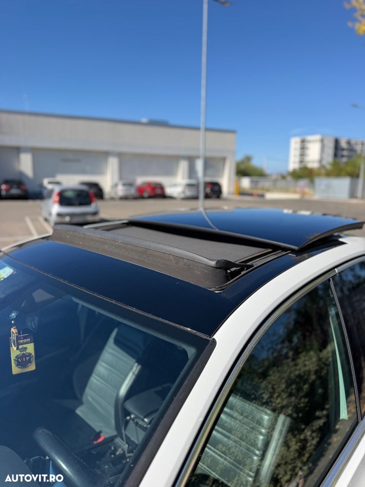 Volkswagen Passat - 11