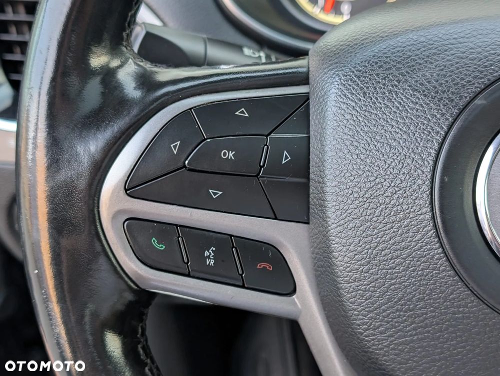 Jeep Cherokee - 30