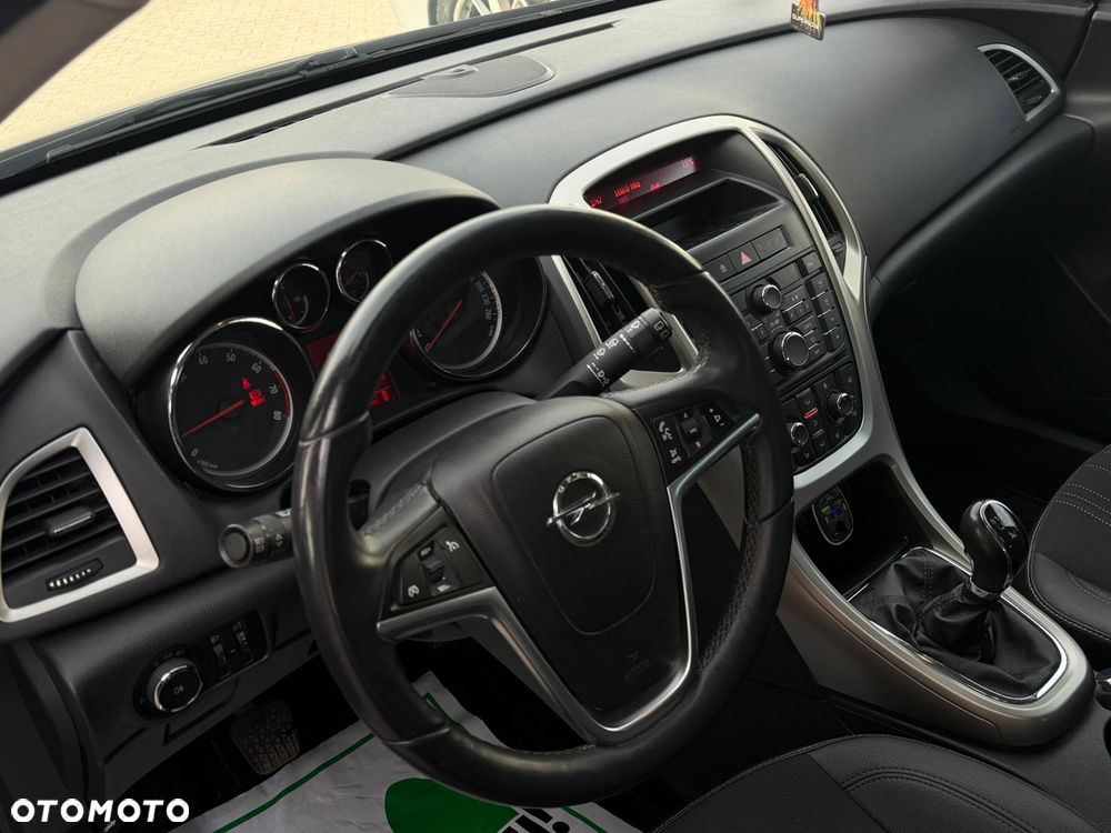 Opel Astra ver-1-4-turbo-cosmo - 15