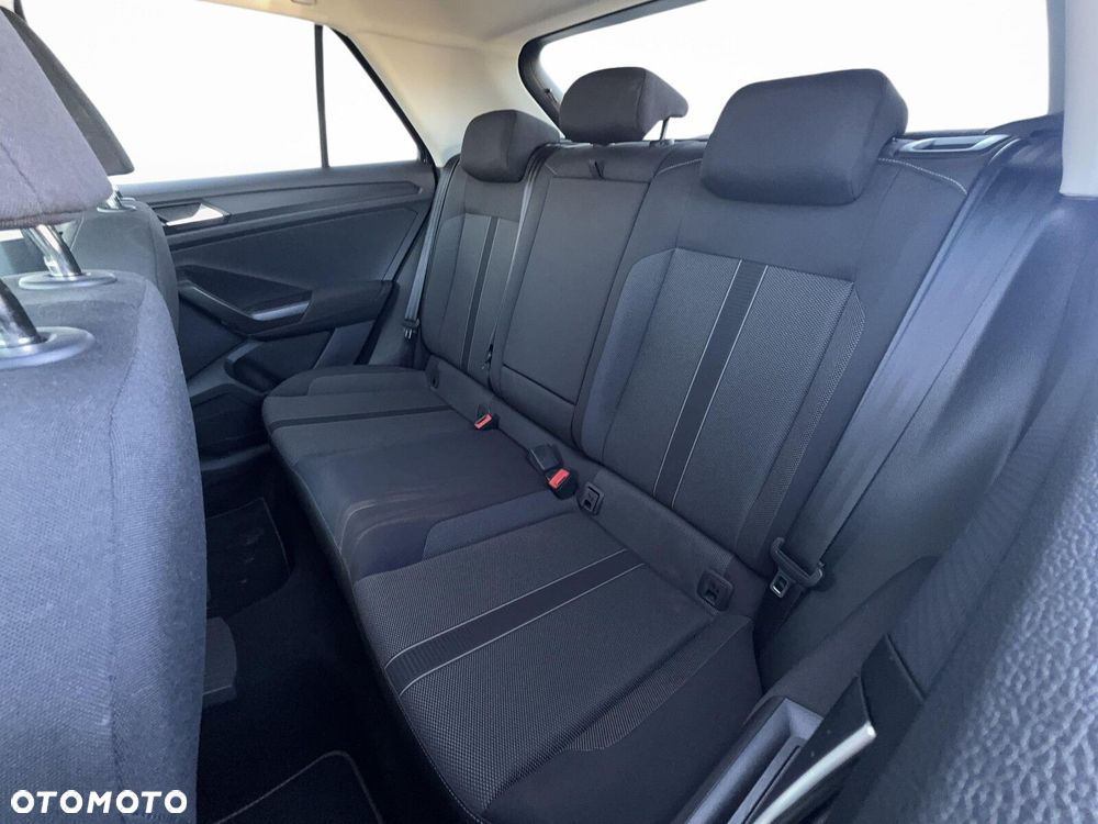 Volkswagen T-Roc - 25