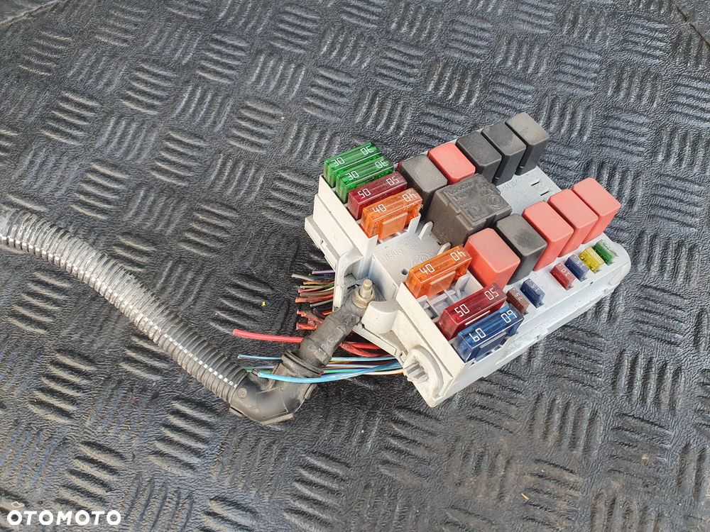 SKRZYNKA BEZPIECZNIKÓW CITROEN JUMPER I FL 1332043080 + WTYCZKI INSTALACJA