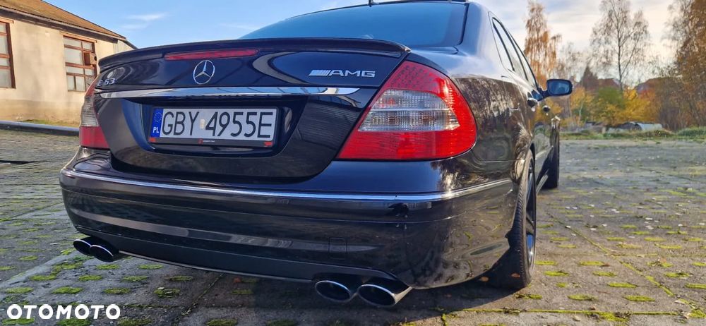 Mercedes-Benz Klasa E 63 AMG - 28