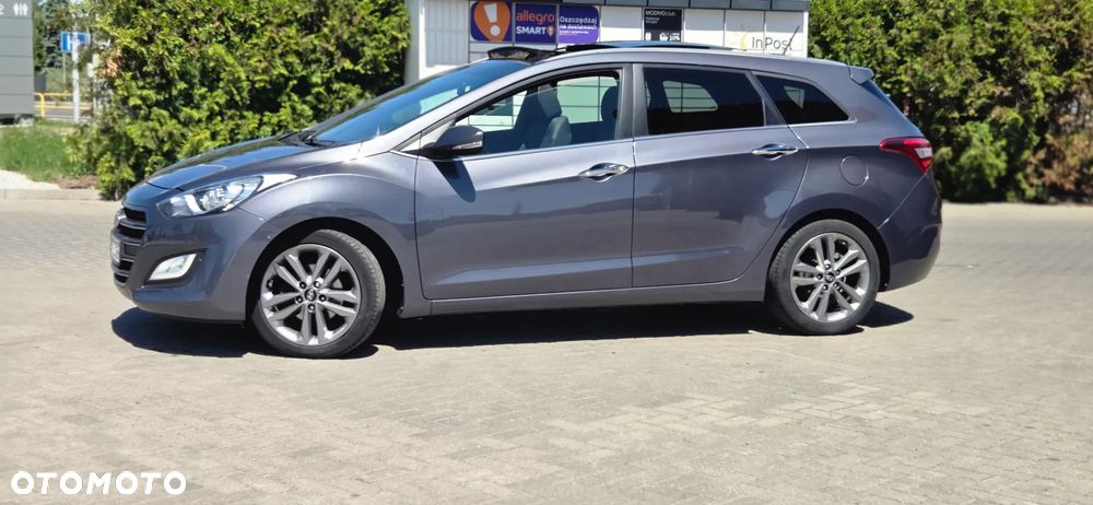 Hyundai i30 blue Kombi 1.6 GDi YES Gold - 7