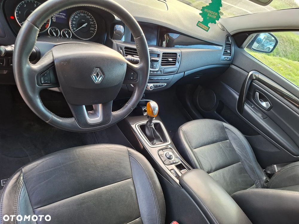 Renault Laguna 2.0 dCi FAP Initiale - 11
