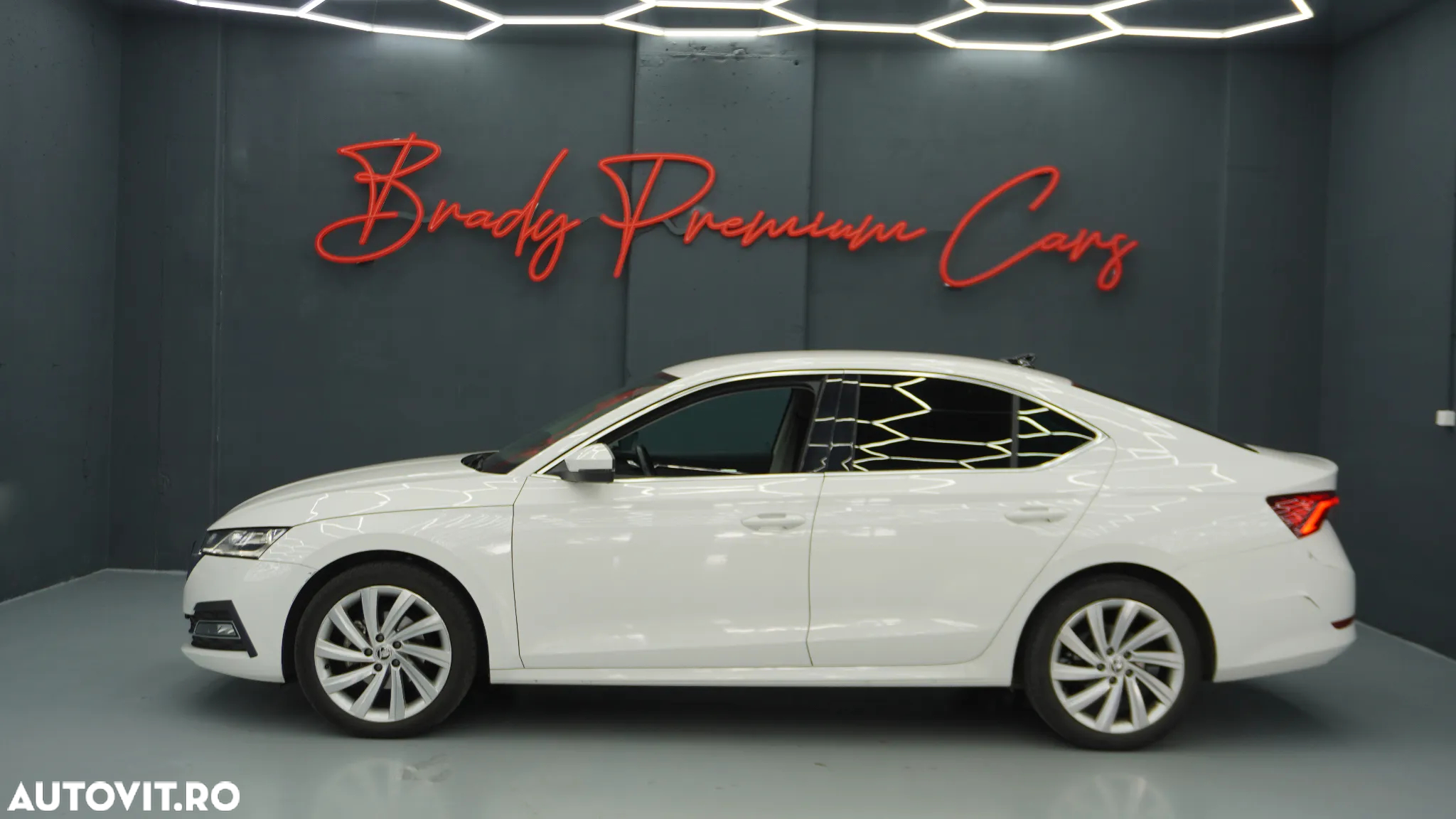 Skoda Octavia 2.0 TDI DSG Ambition - 2