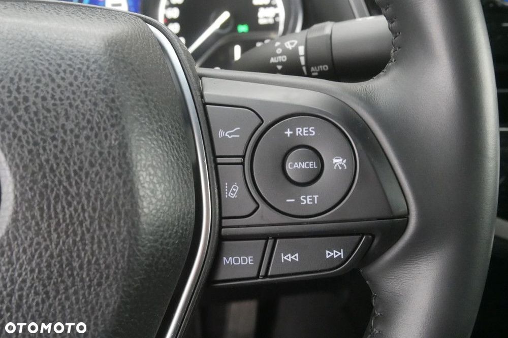 Toyota Camry 2.5 Hybrid Comfort CVT - 24