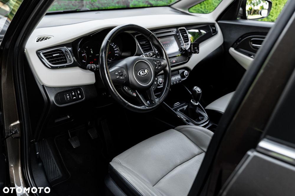 Kia Carens 1.7 CRDi L 7os - 16