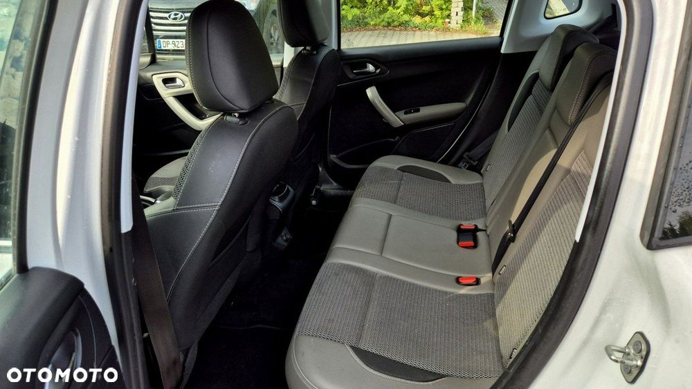 Peugeot 2008 PureTech 110 Stop&Start Allure - 16