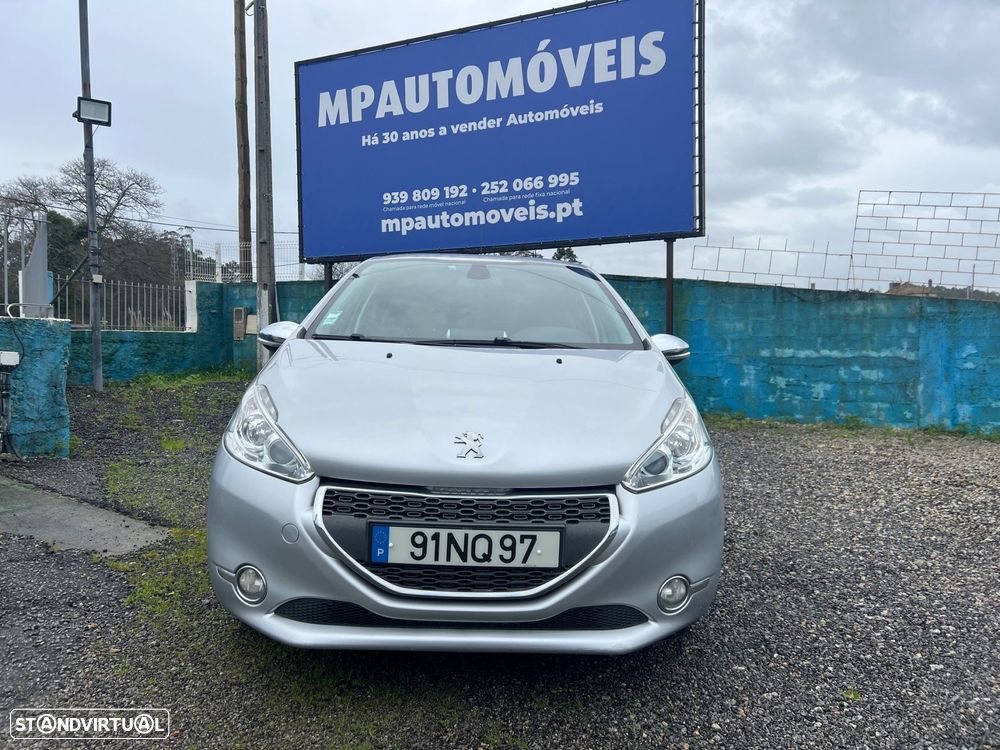 Peugeot 208 1.4 HDi Allure - 2