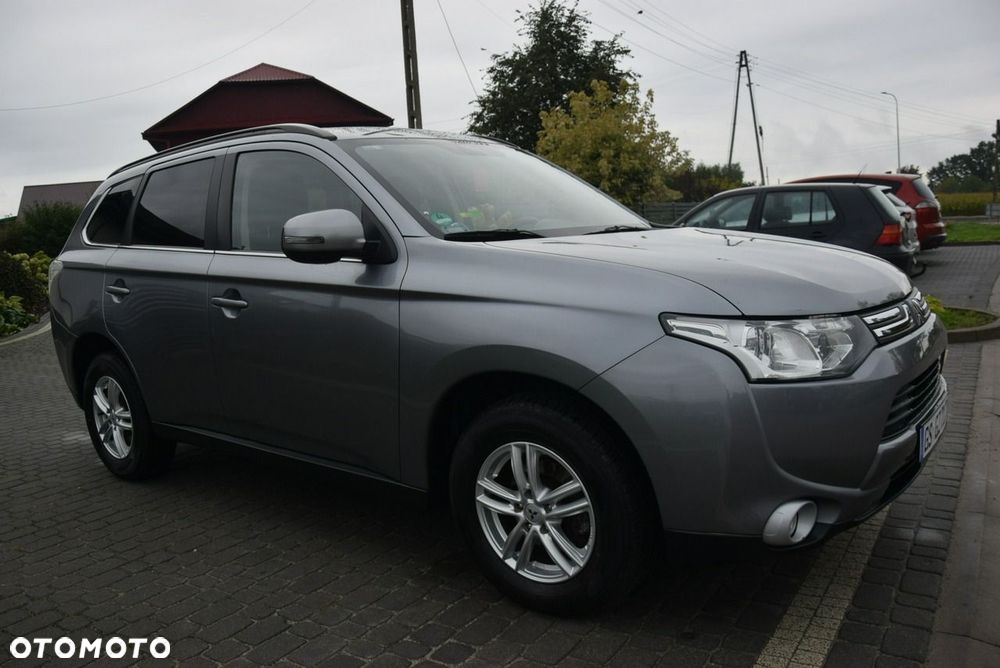 Mitsubishi Outlander 2.0 4WD Invite - 8