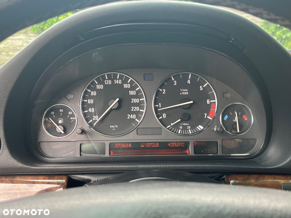 BMW Seria 7 - 33