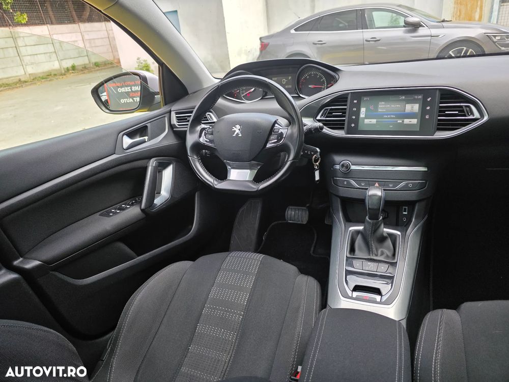 Peugeot 308 1.2 L PureTech Turbo S&S Allure Aut. - 17