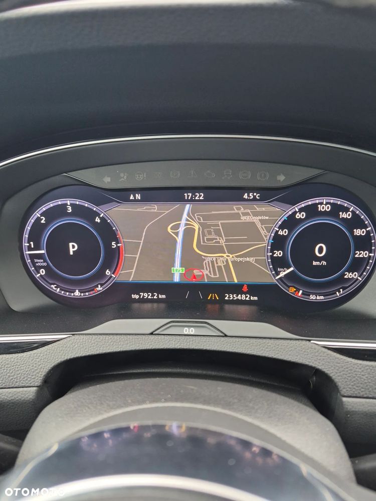 Volkswagen Passat 2.0 TDI SCR (BlueMotion Technology) DSG Highline - 33