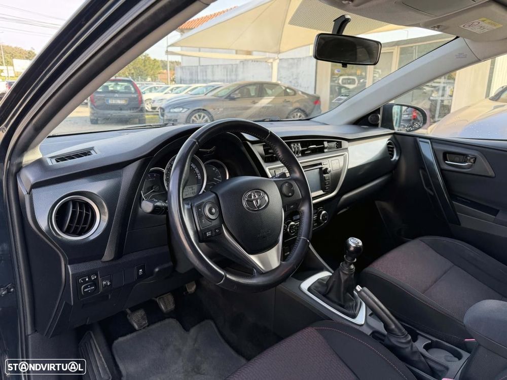 Toyota Auris 1.4 D-4D Exclusive - 12