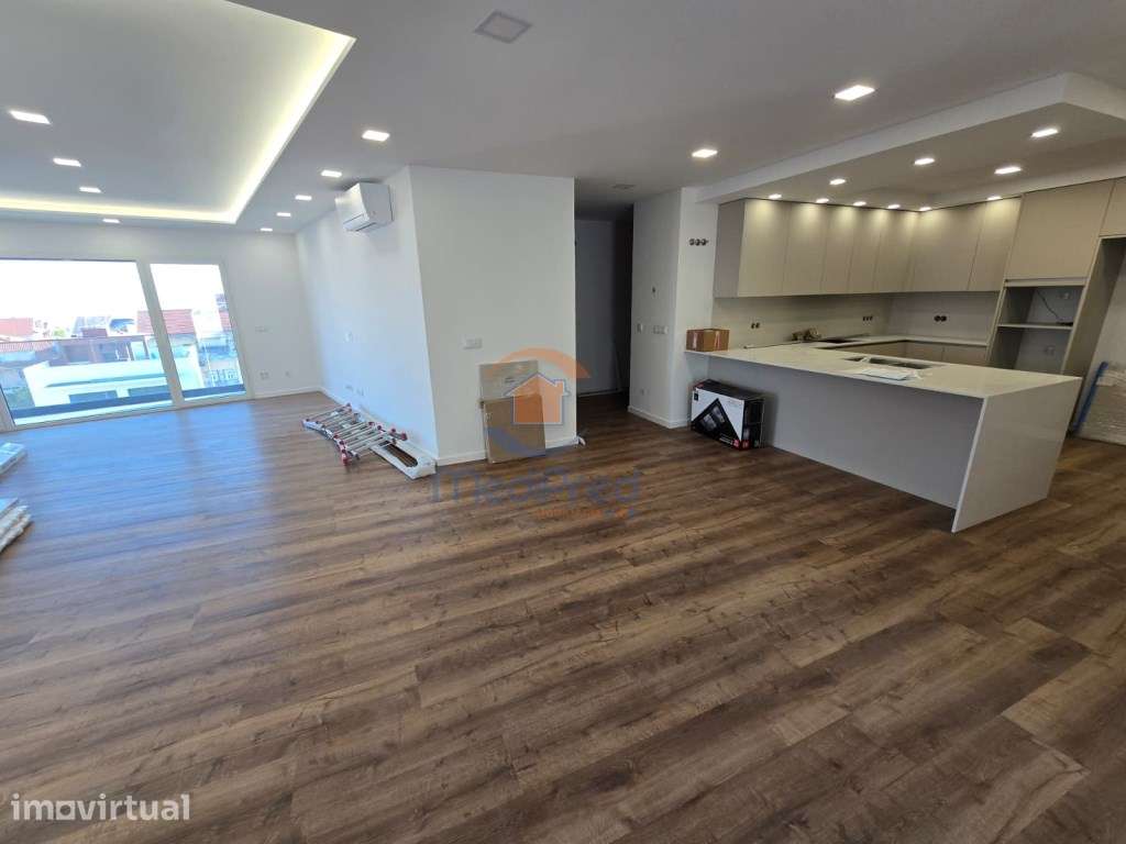 Moradia T5+1 c/ Piscina e Terraço Panorâmico | Famões, Odivelas - Grande imagem: 3/42