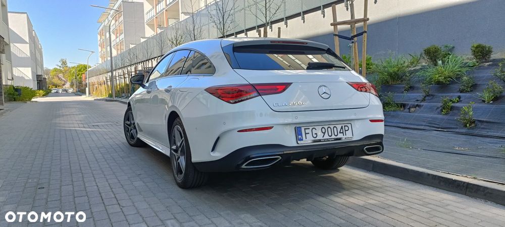 Mercedes-Benz CLA 250 e 8G-DCT AMG Line - 9