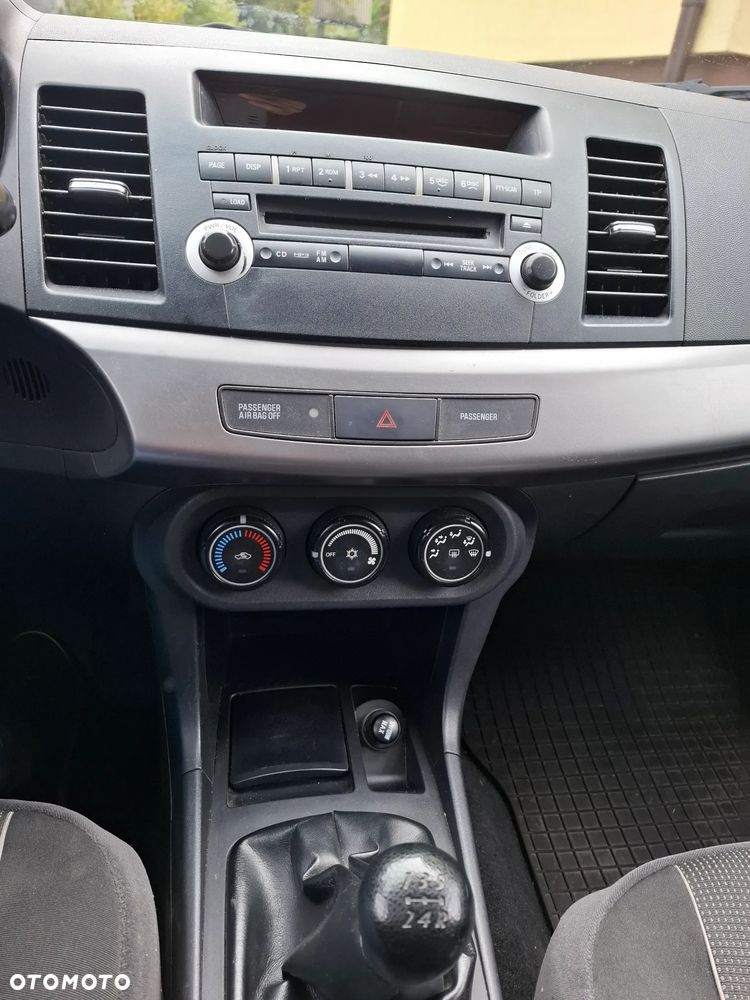 Mitsubishi Lancer 1.8 Invite - 14