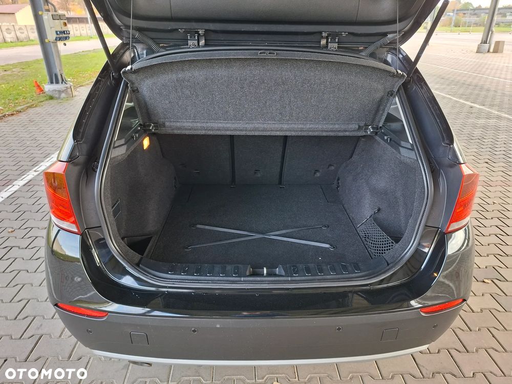 BMW X1 sDrive18d Sport Line - 16