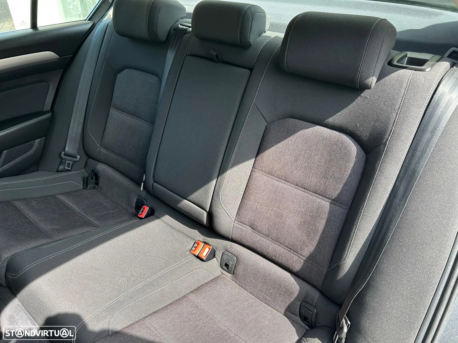 VW Passat 1.6 TDI Confortline DSG - 8