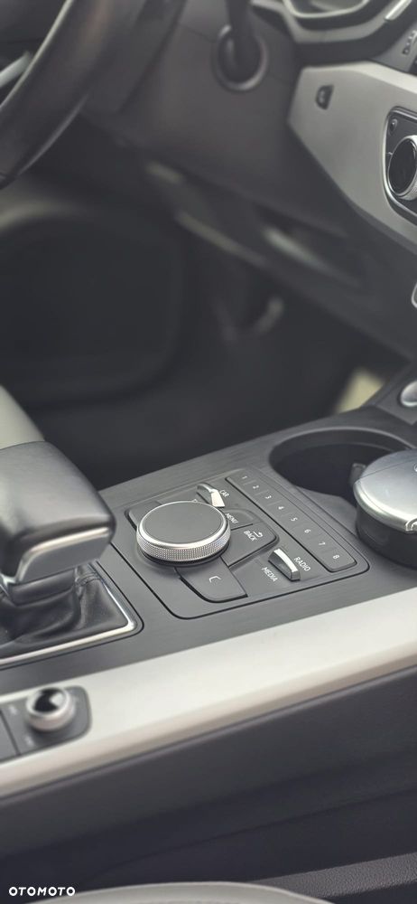 Audi A4 Avant 2.0 TFSI ultra Design S tronic - 31