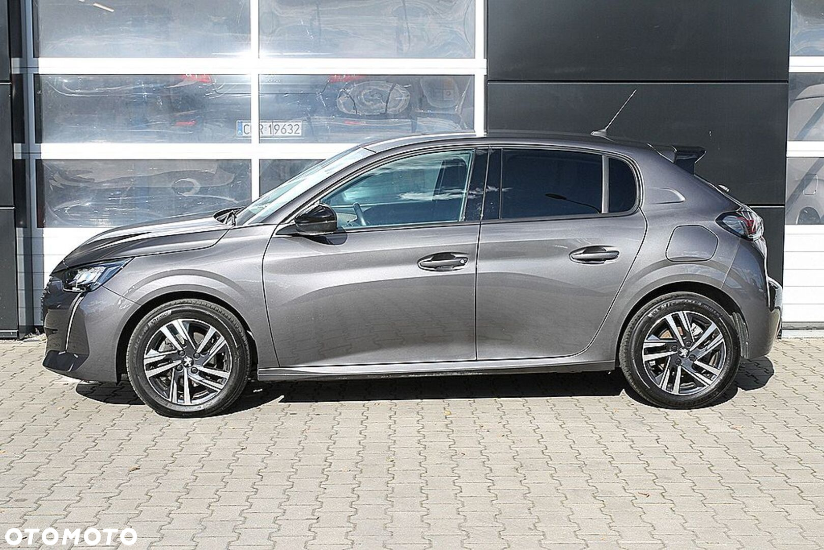 Peugeot 208 1.2 PureTech Allure S&S EAT8 - 11