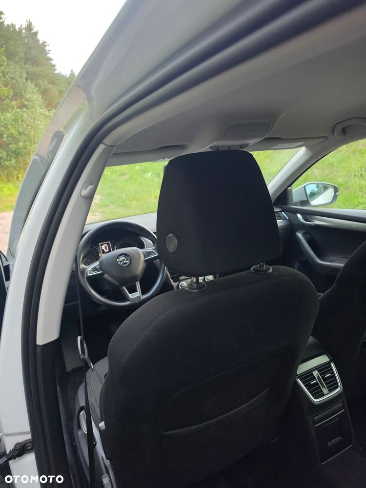 Skoda Octavia Scout 2.0 TDI 4x4 DSG - 21